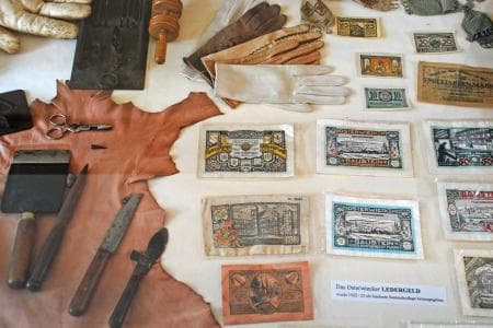 Von Ledergeld & Handschuhmachern
